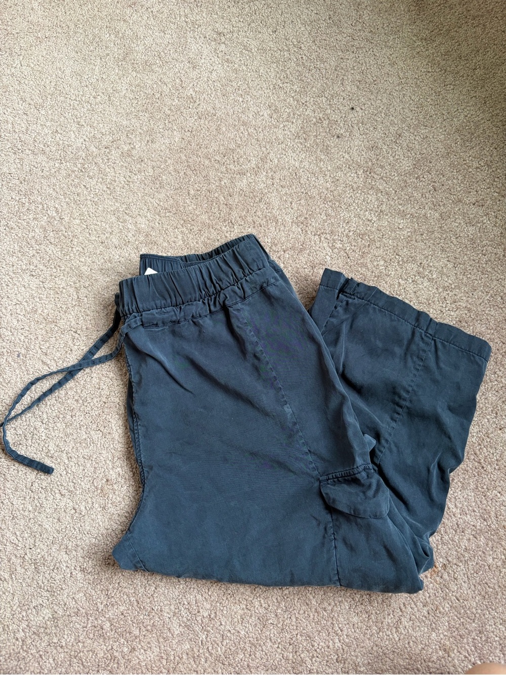 🍁 LULULEMON - Blue Size 6 Capris - Cargo
